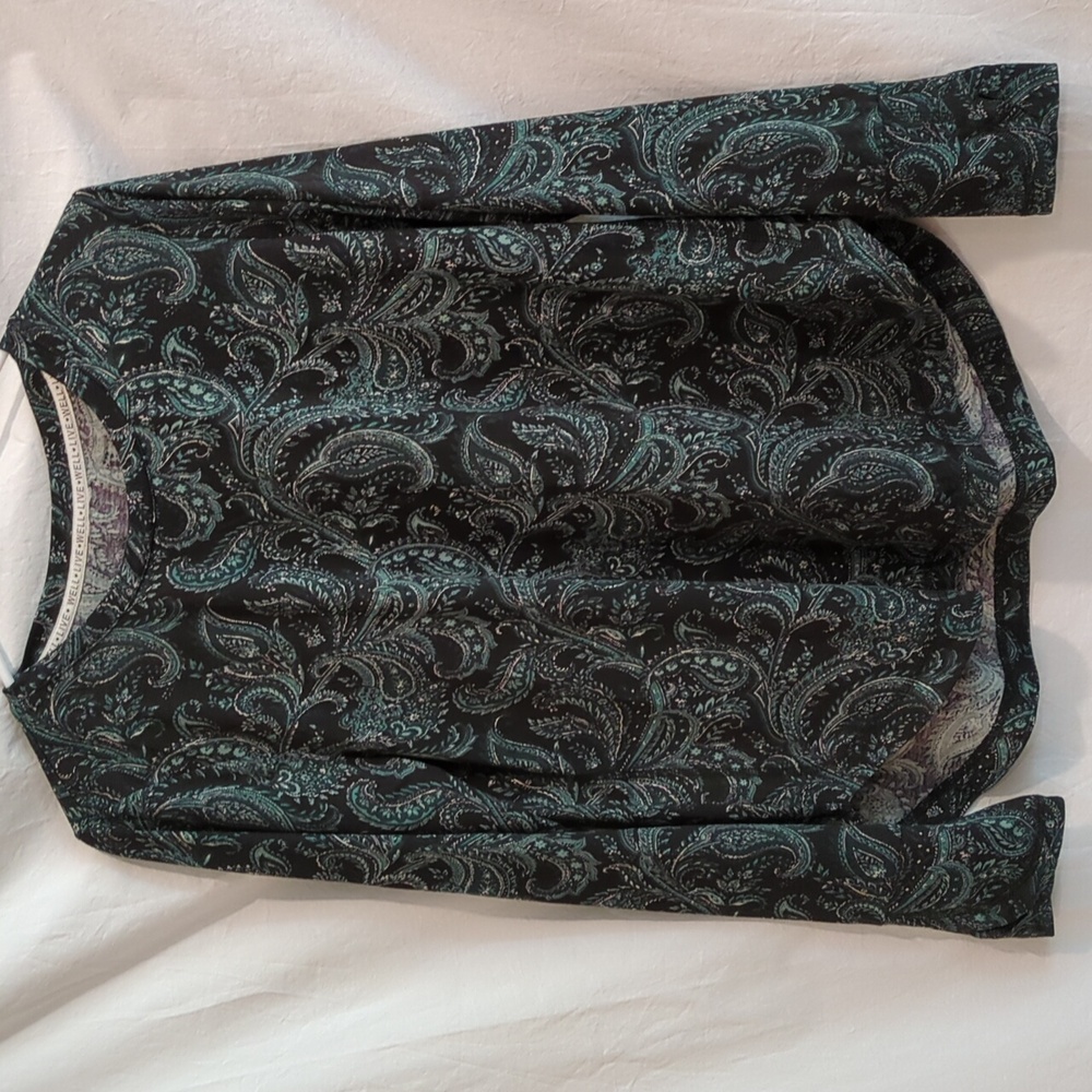 Live Well Lifestyle | Green Metallic Gold Paisley on Black Top Long Sleeves | M